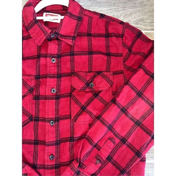 Red Plaid! Wrangler red plaid shirt sz med long sleeve - Picture 15 of 16